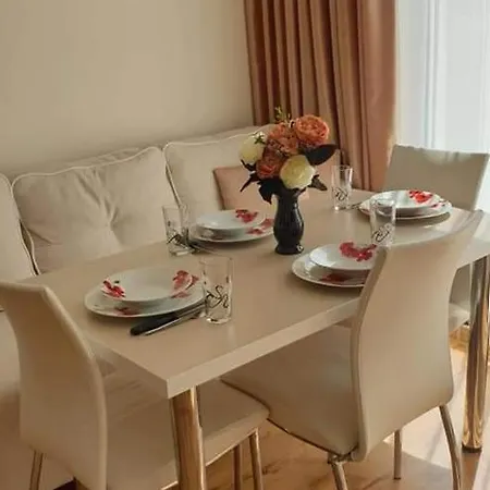Flowerapartment Равда