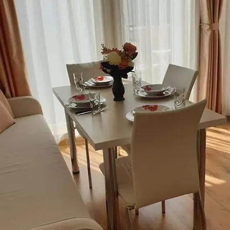 Flowerapartment Равда